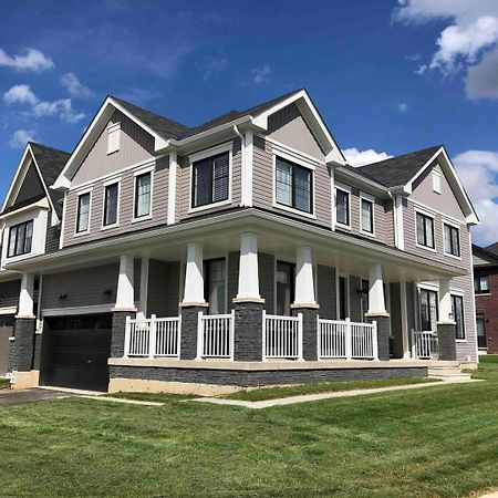Large 5 Bedroom Newly Built Home Sleeps 12 Persons Thorold Εξωτερικό φωτογραφία