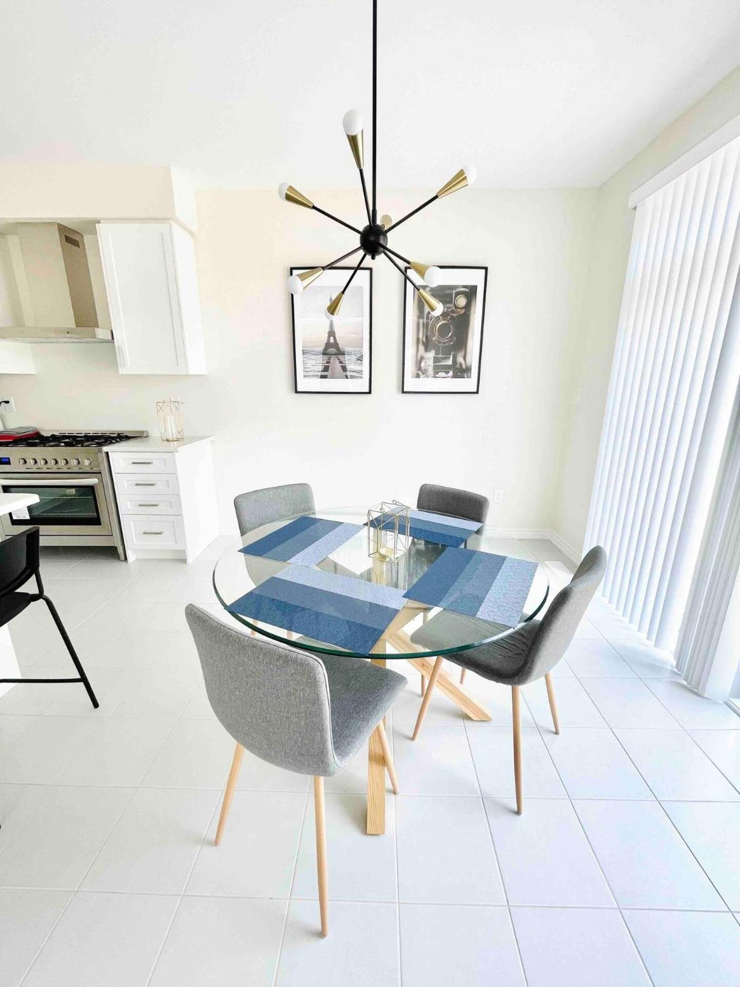 Large 5 Bedroom Newly Built Home Sleeps 12 Persons Thorold Εξωτερικό φωτογραφία