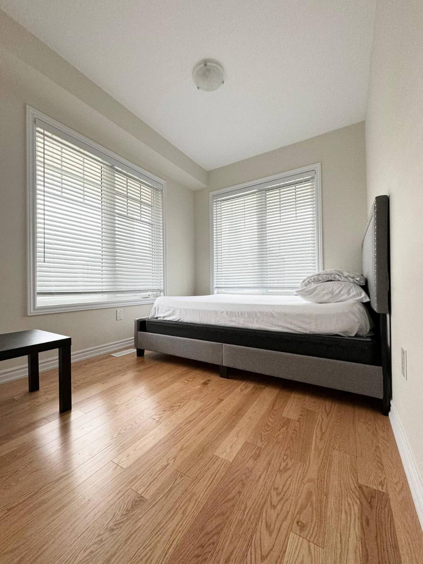 Large 5 Bedroom Newly Built Home Sleeps 12 Persons Thorold Εξωτερικό φωτογραφία